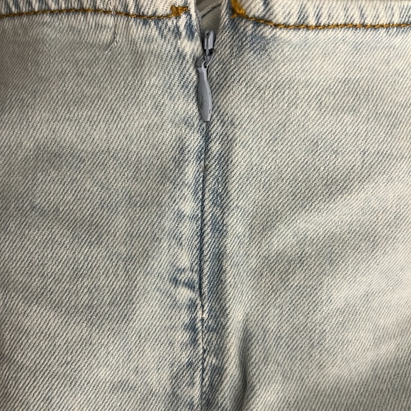 WeWoreWhat NWT Women’s denim cut out skirt, Med/Sm sizes. Waist belt adjustable - Picture 9 of 9